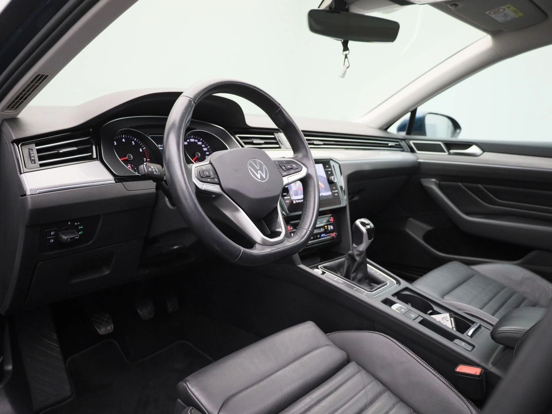 Volkswagen-Passat-image-32