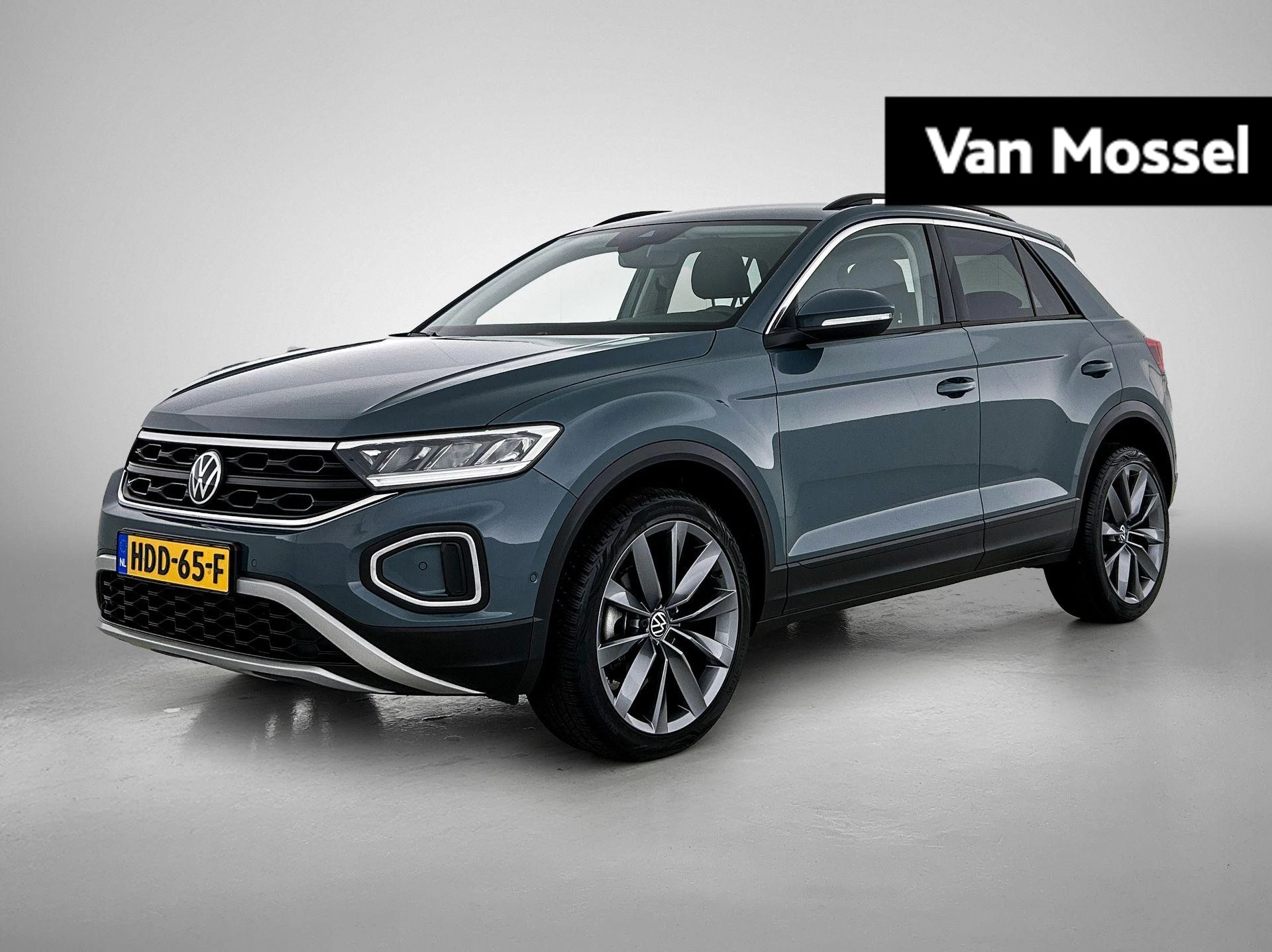 Volkswagen-T-Roc-image-0