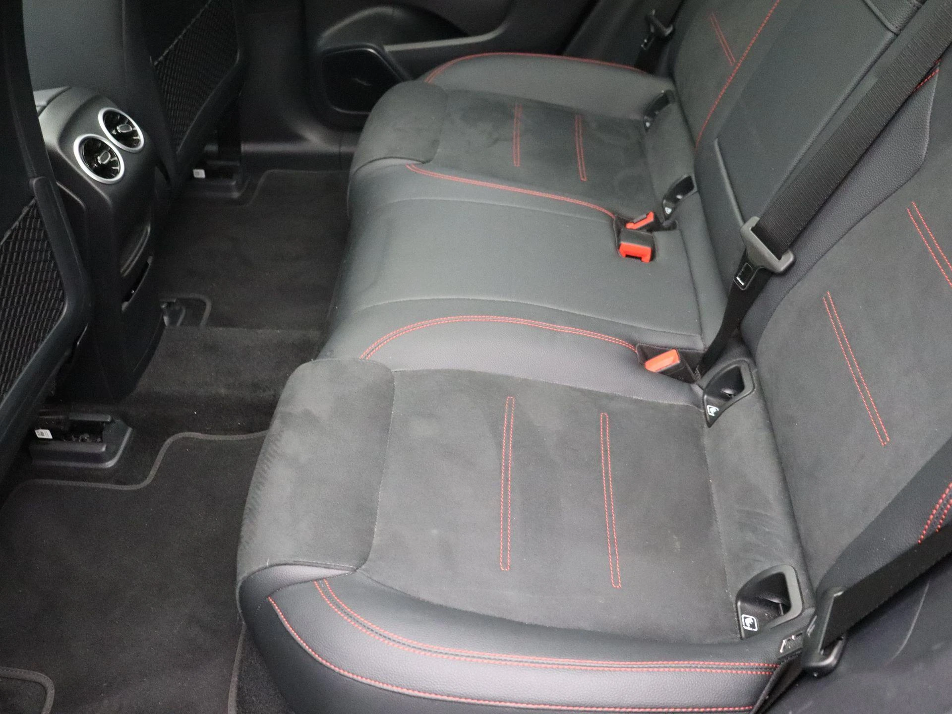 Mercedes-Benz-EQA-image-18