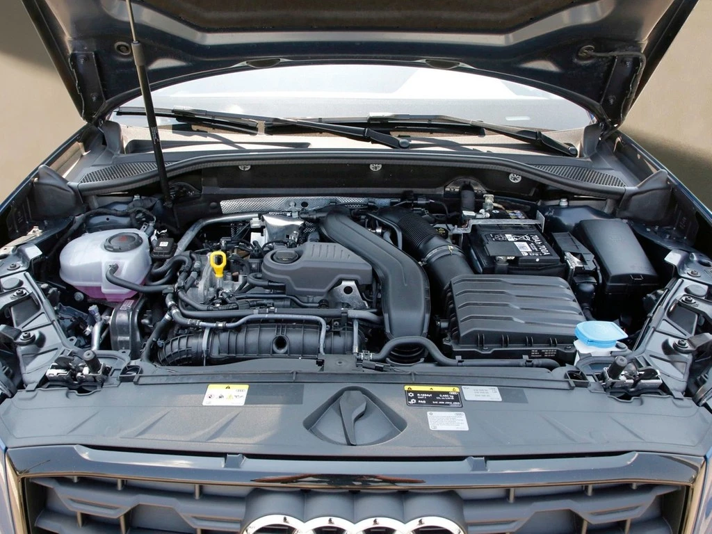 Audi Q2 35 TFSI S line UVP 51290 LEDER AHK SONOS
