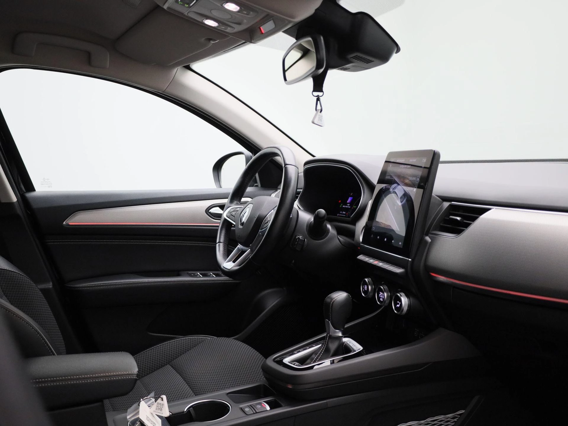 Renault-Arkana-image-31