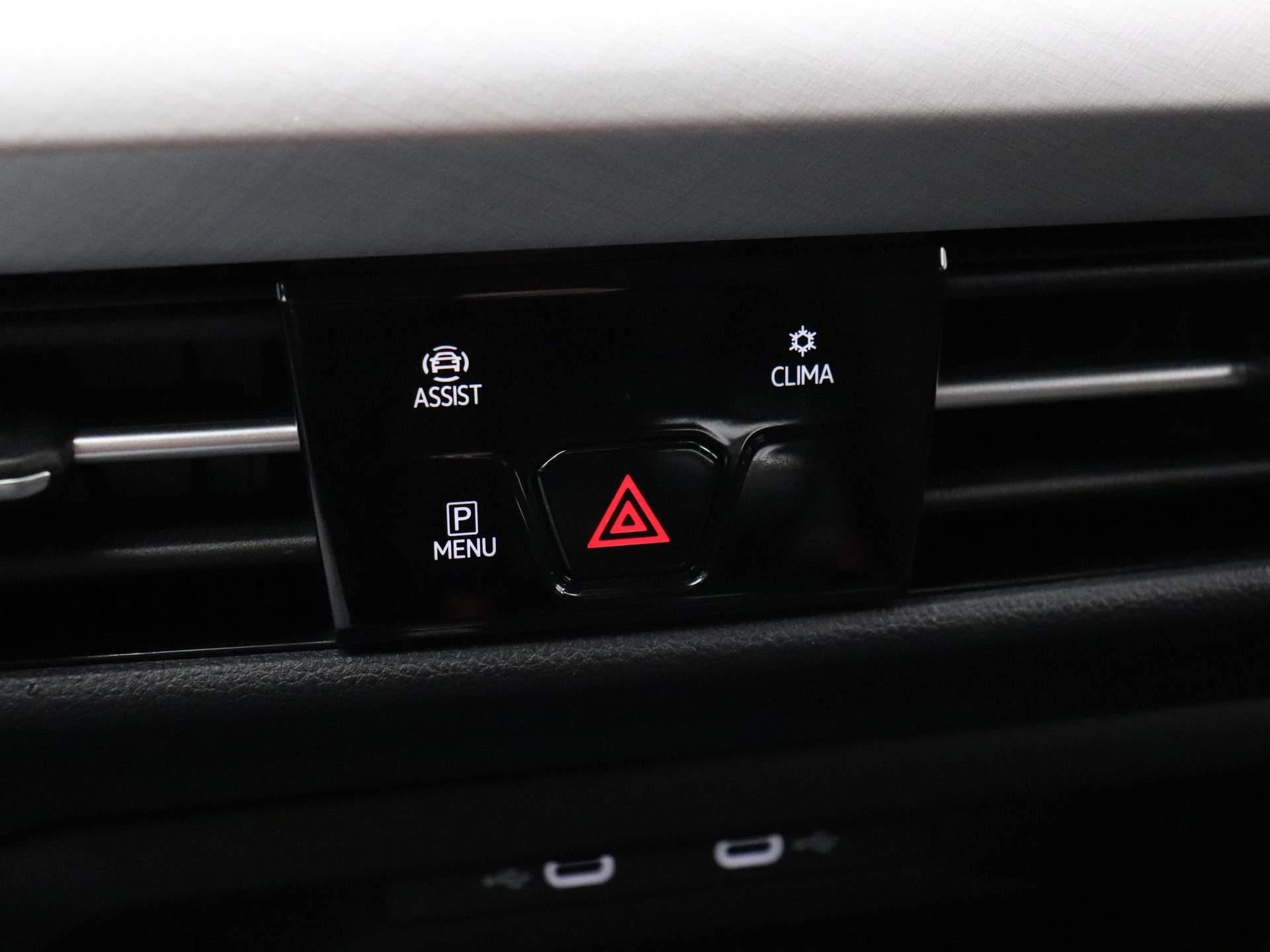 Volkswagen-Golf-image-23