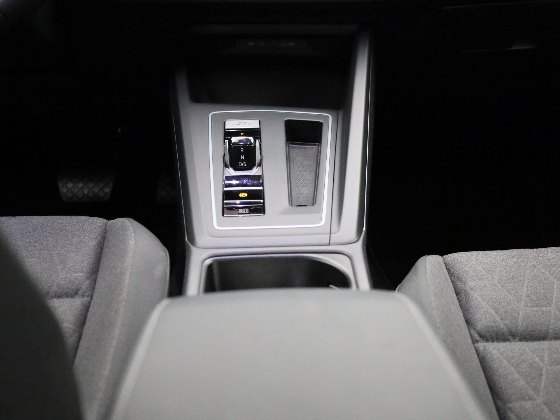 Volkswagen-Golf-image-9