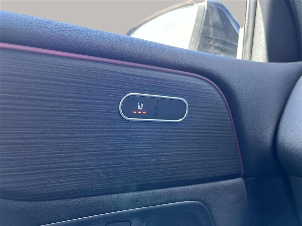 Mercedes-Benz-EQB-image-10