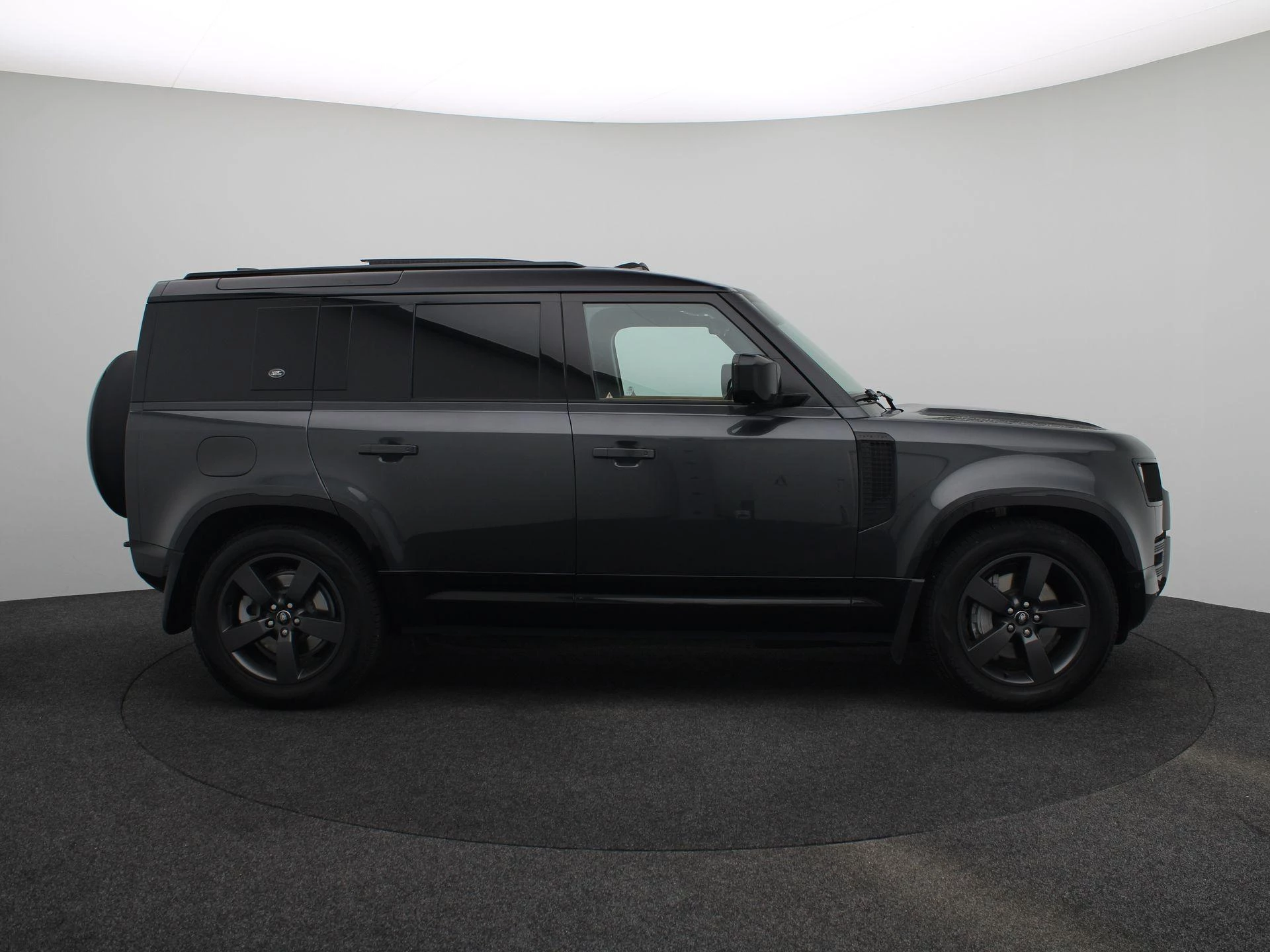 Land Rover-Defender-image-5