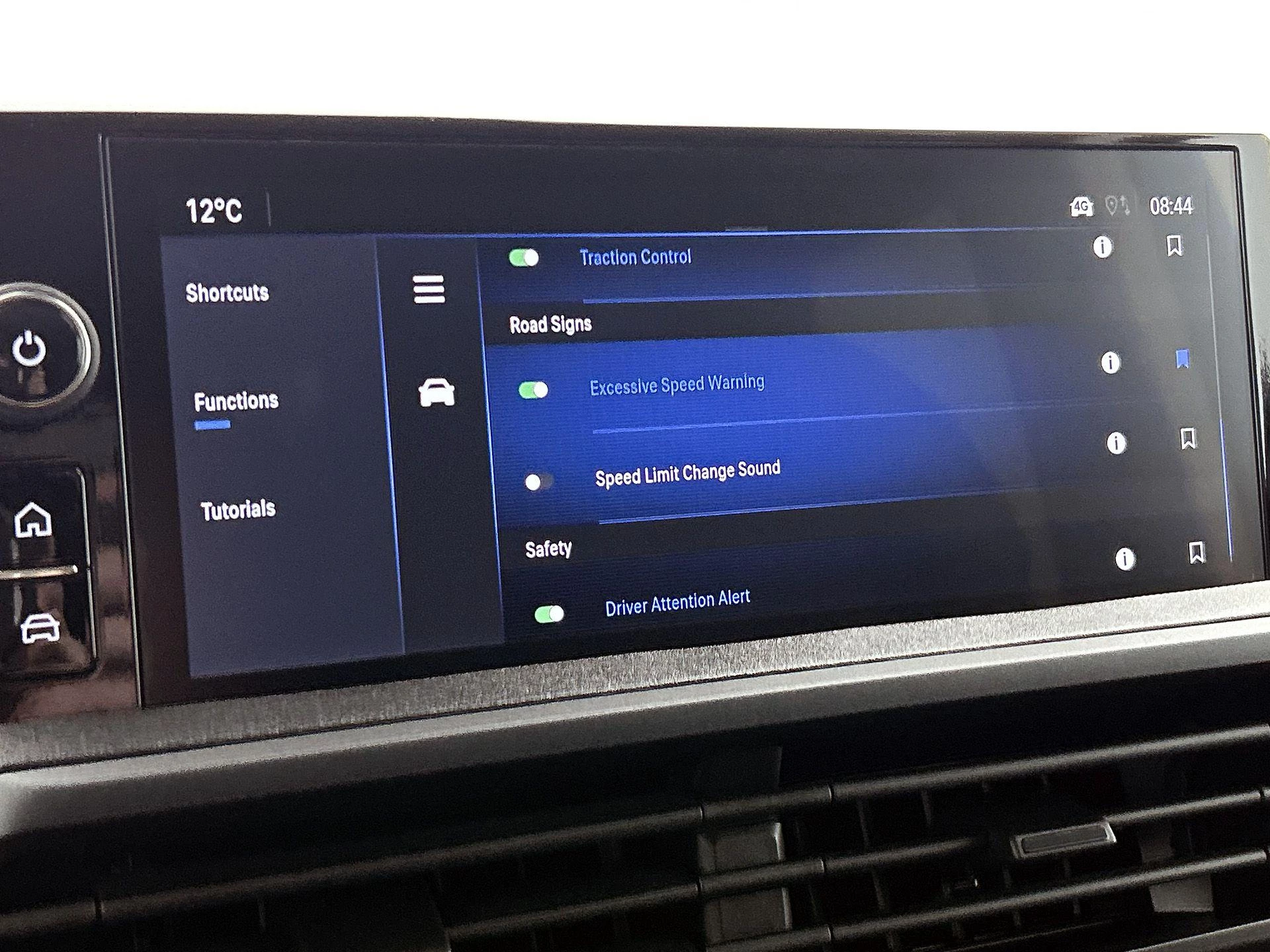 Opel-Vivaro-e-image-11