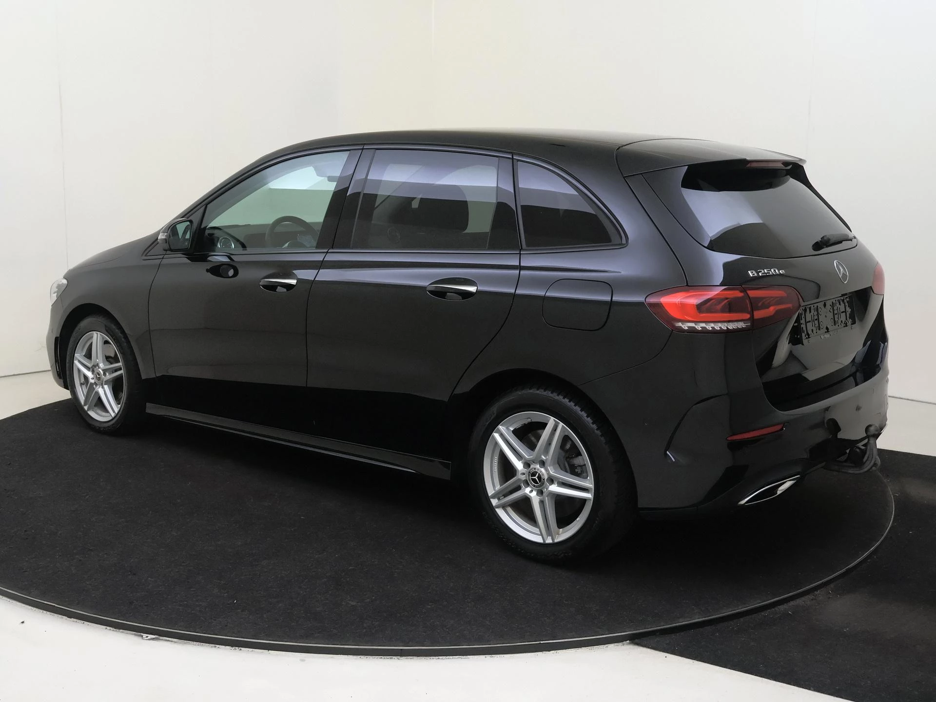 Mercedes-Benz-B-Klasse-image-2