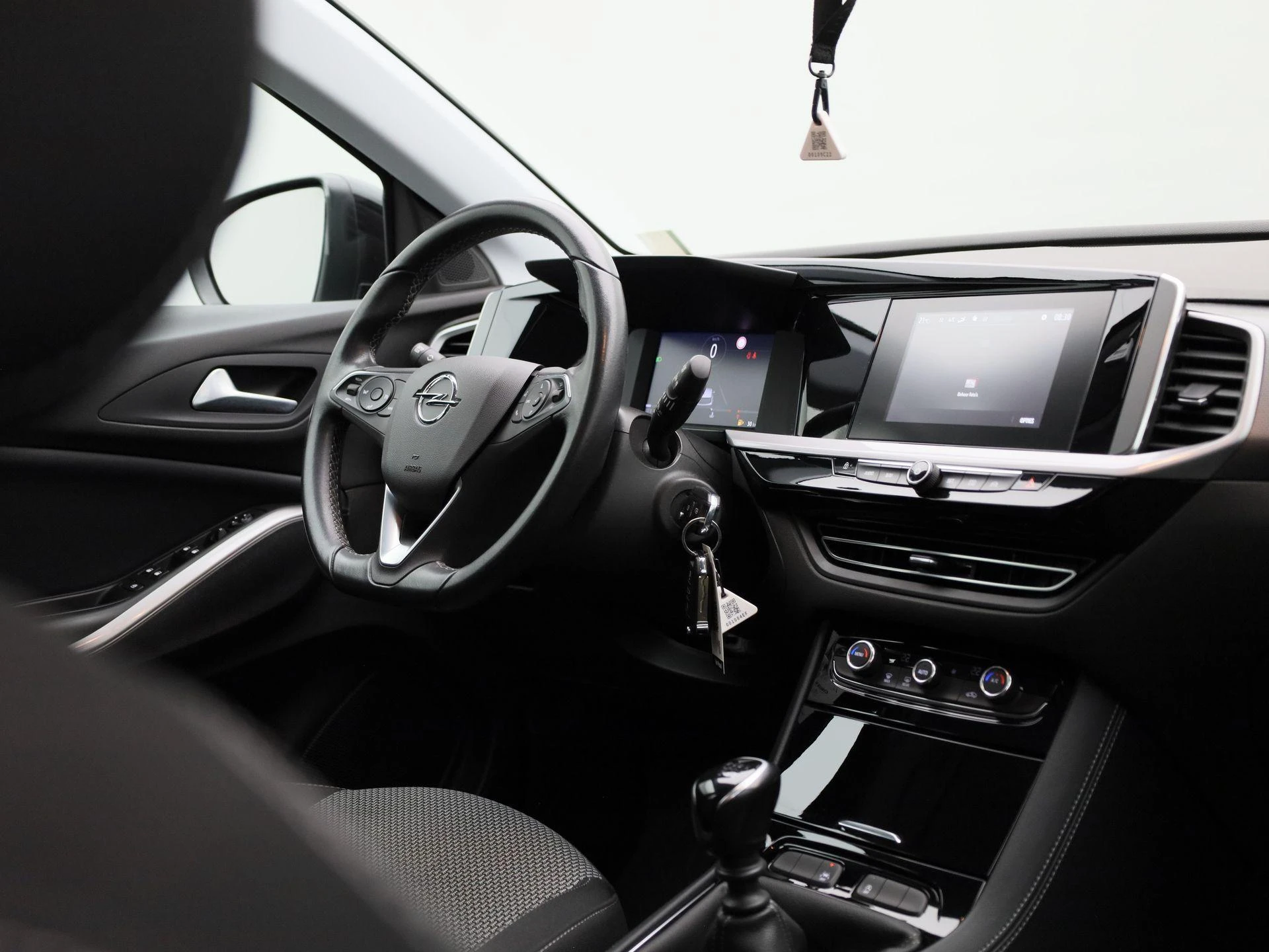 Opel-Grandland-image-28