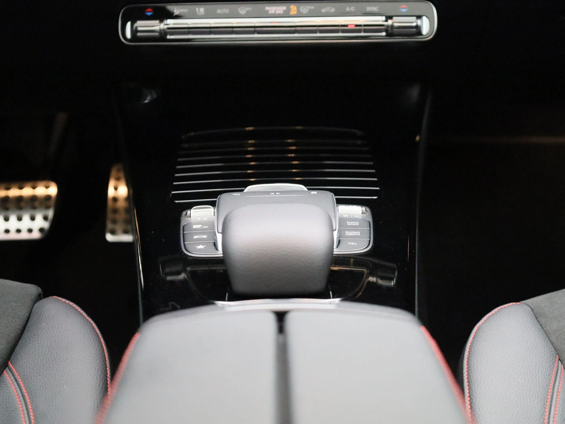Mercedes-Benz-CLA-image-9