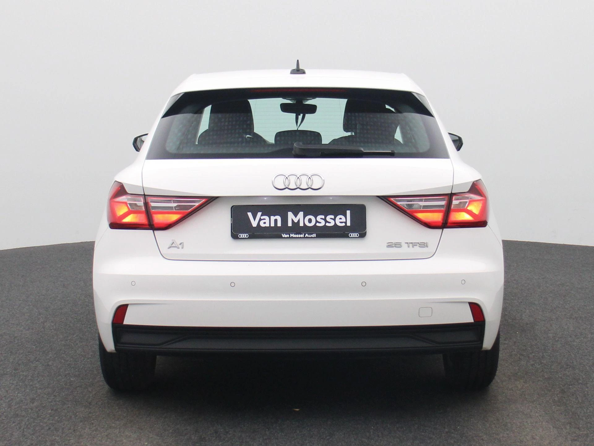 Audi-A1 Sportback-image-4