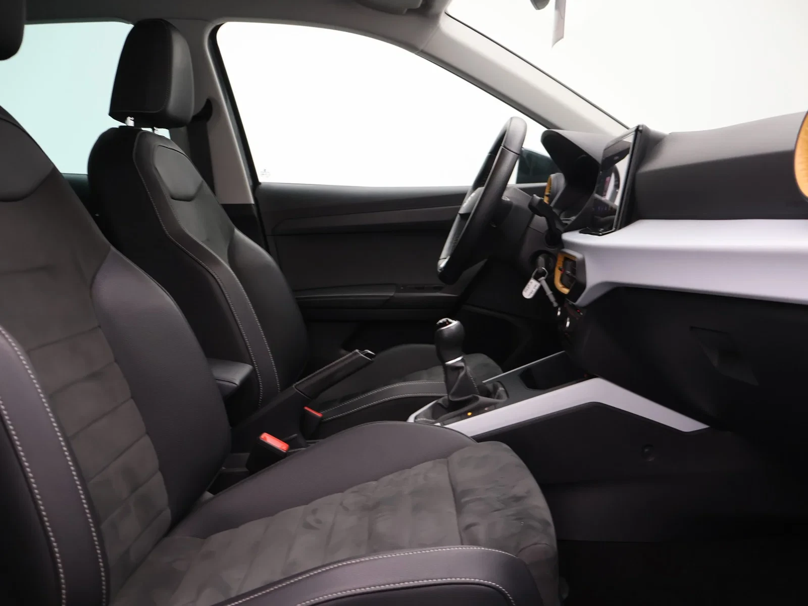 SEAT Arona Arona Move! 1.0TSI 95PK *LEDER*ALCANTARA*CAMERA*PDC*APP-CONNECT*BLTH*...*