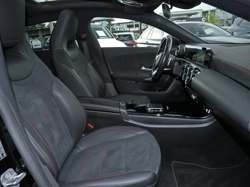 Mercedes-Benz-CLA 200 d-image-12