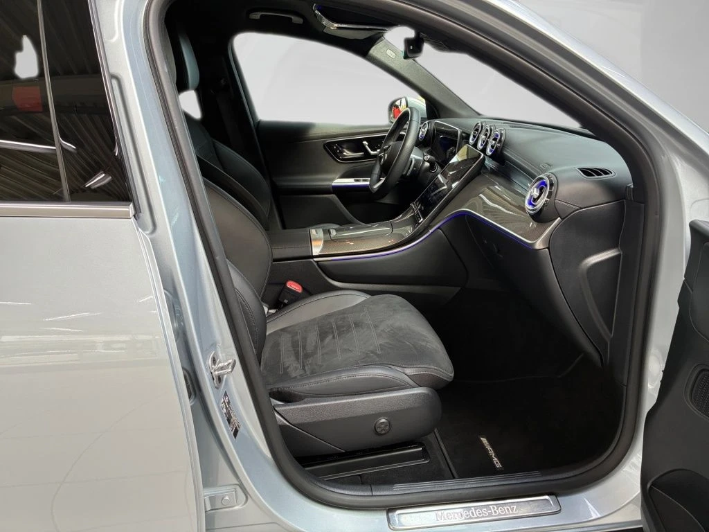 Mercedes-Benz-GLC 300 d-image-15