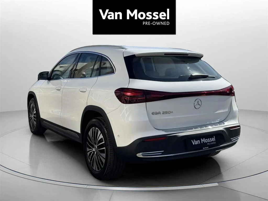 Mercedes-Benz-EQA-image-6