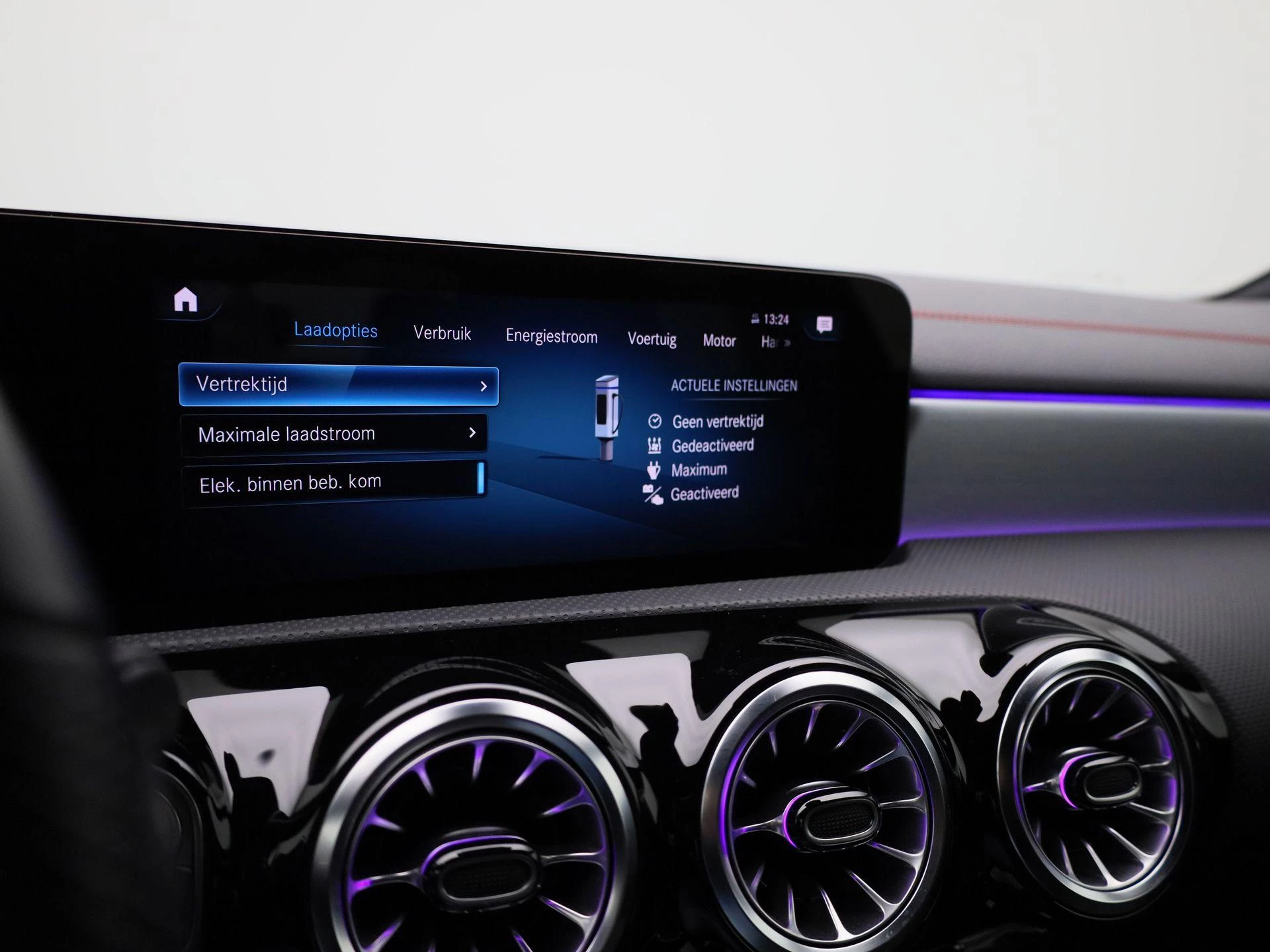 Mercedes-Benz-CLA-image-21