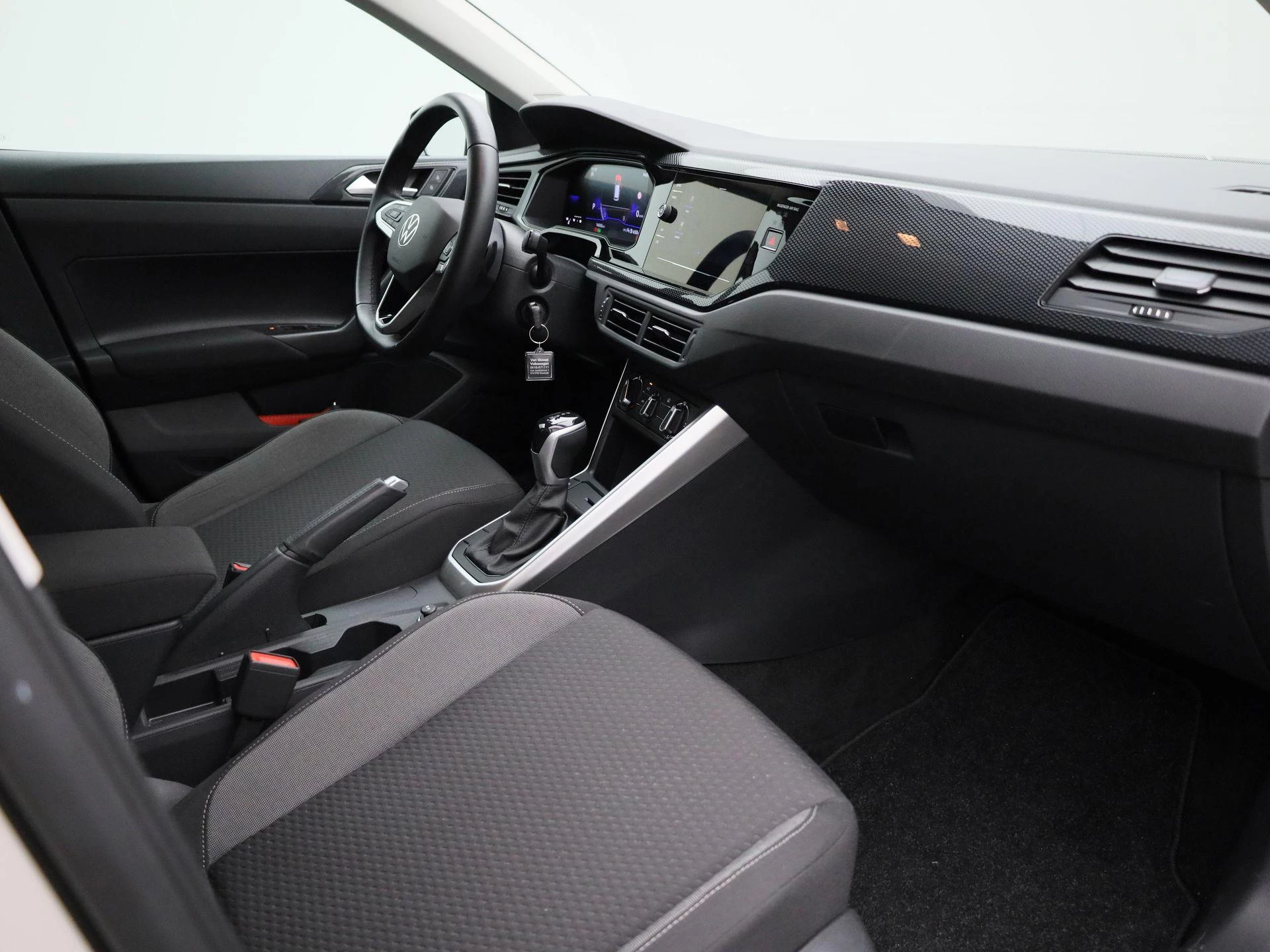 Volkswagen-Polo-image-36