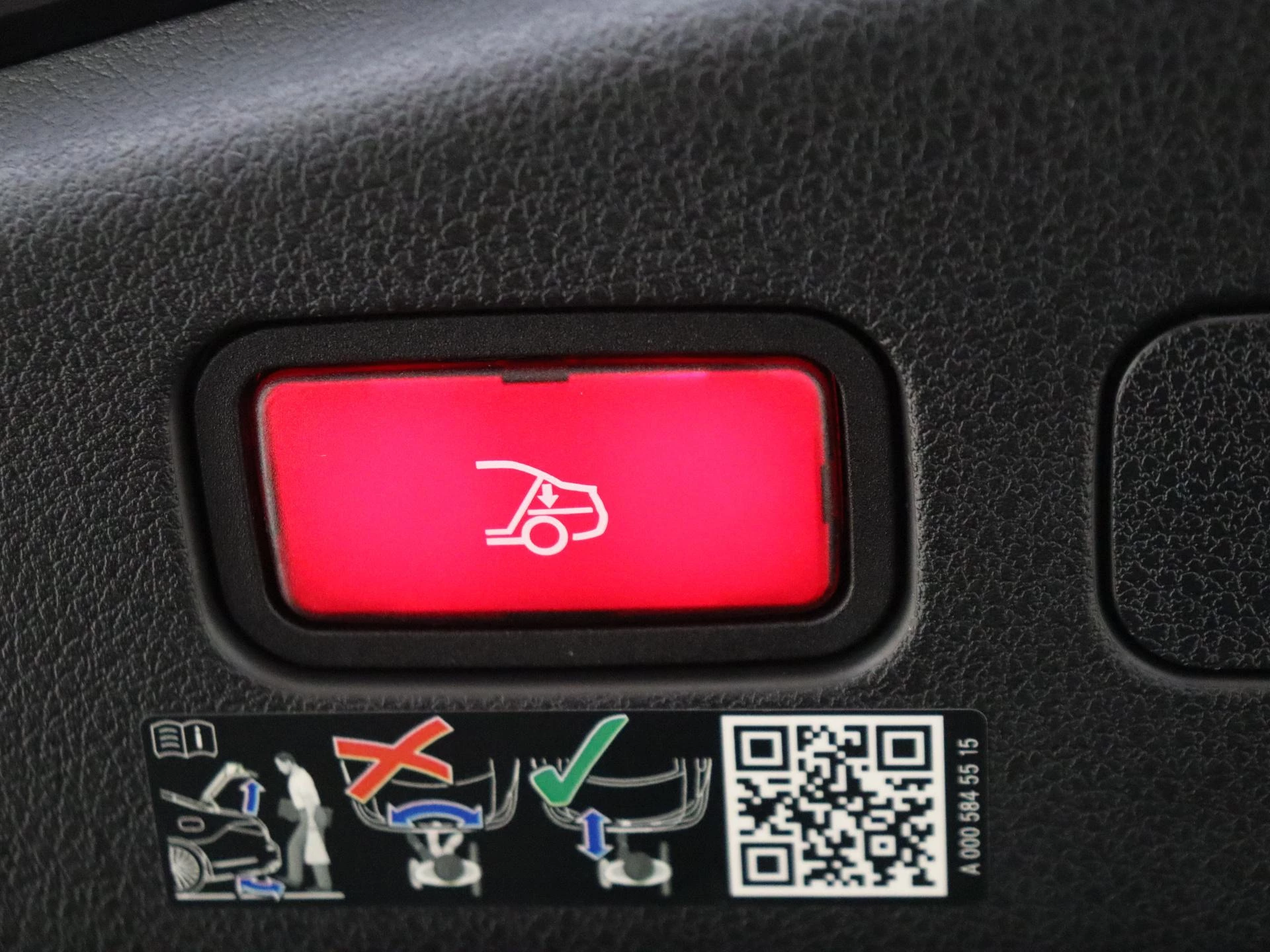 Mercedes-Benz-CLE-image-28