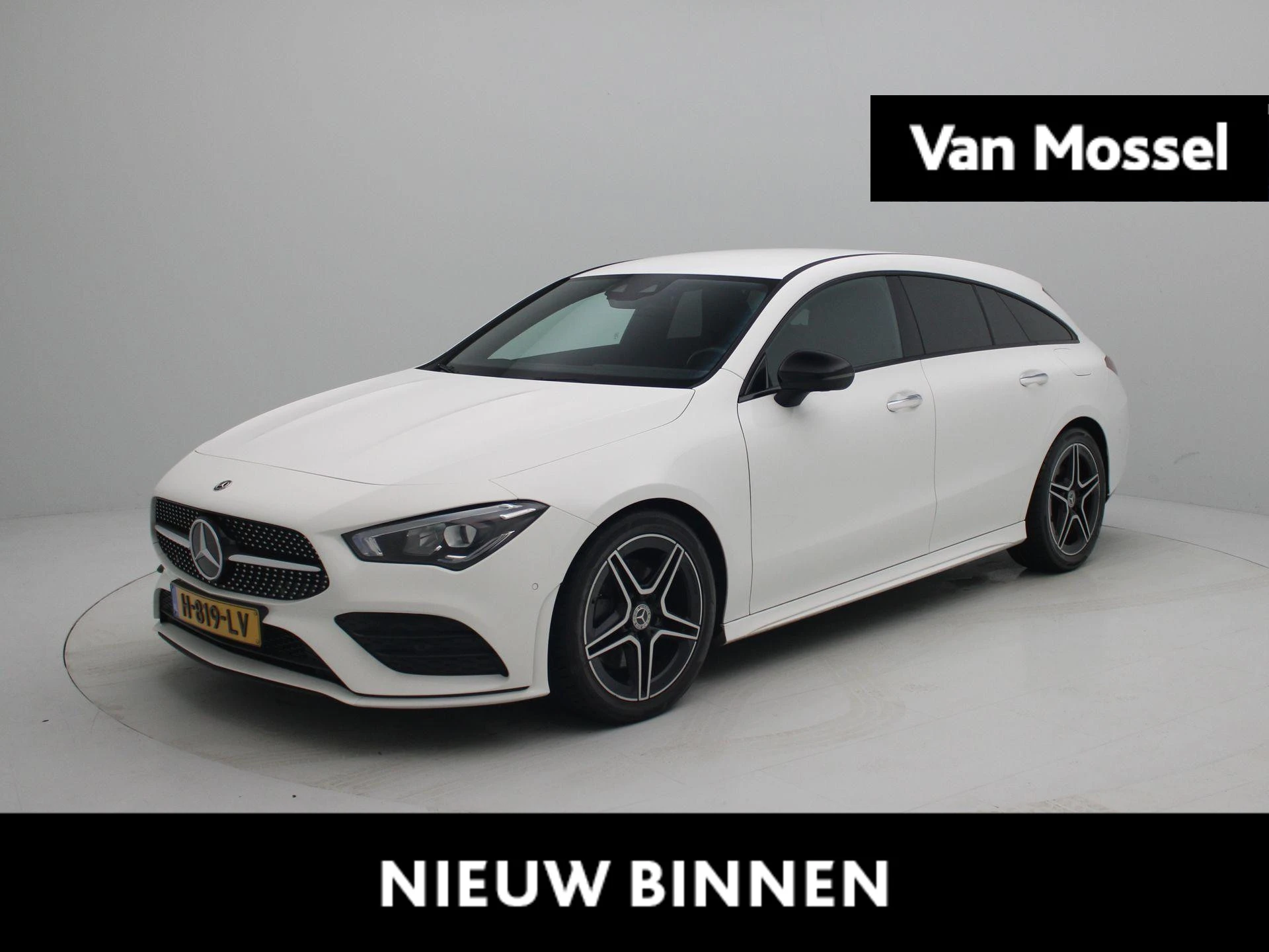 Mercedes-Benz-CLA-image-0