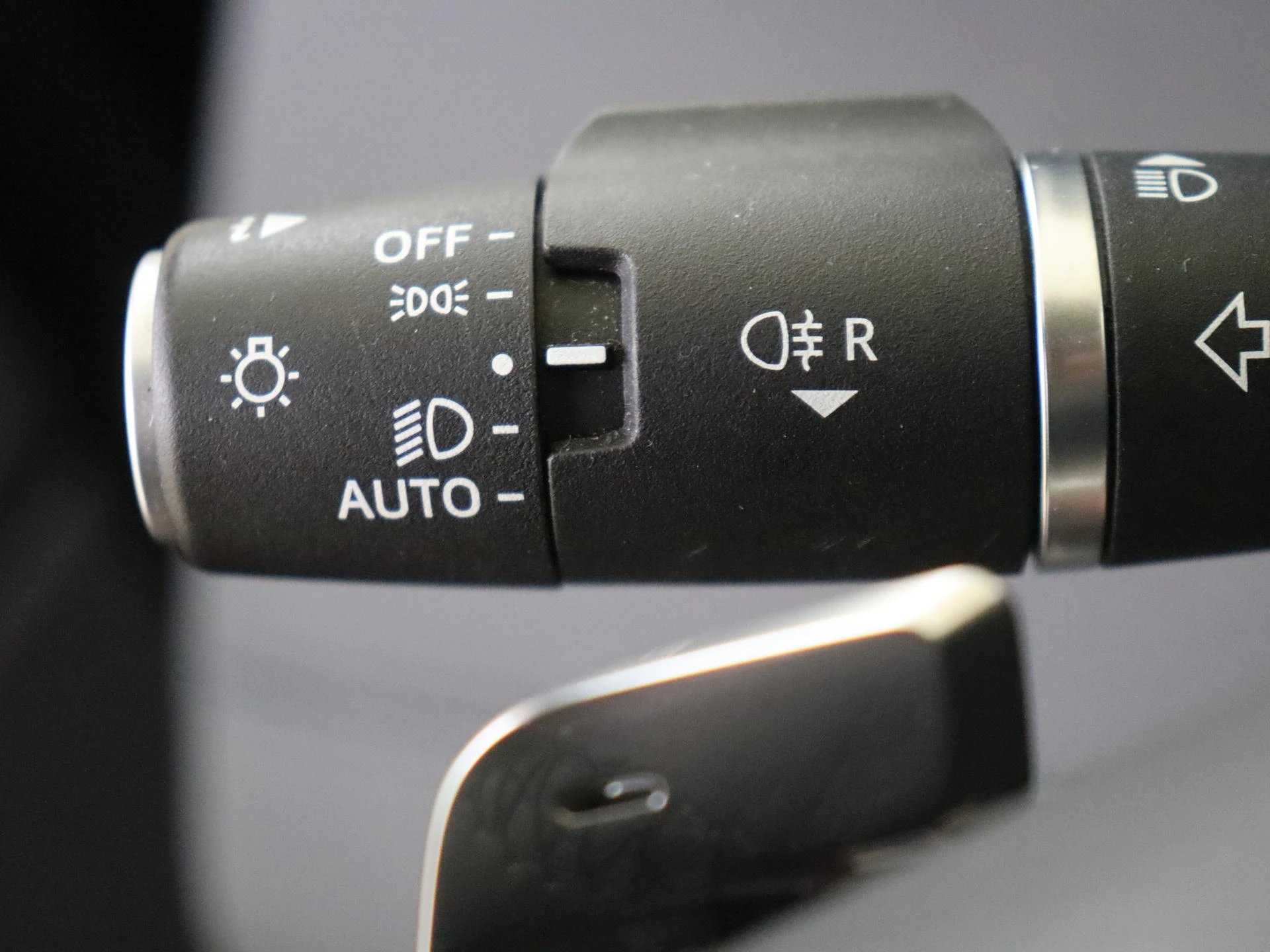 Land Rover-Range Rover Evoque-image-23