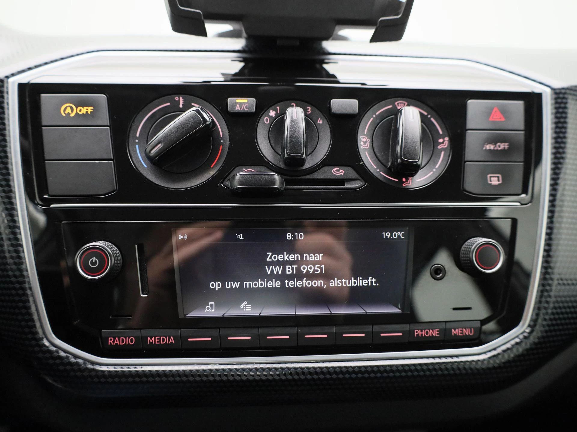 Volkswagen-up!-image-17