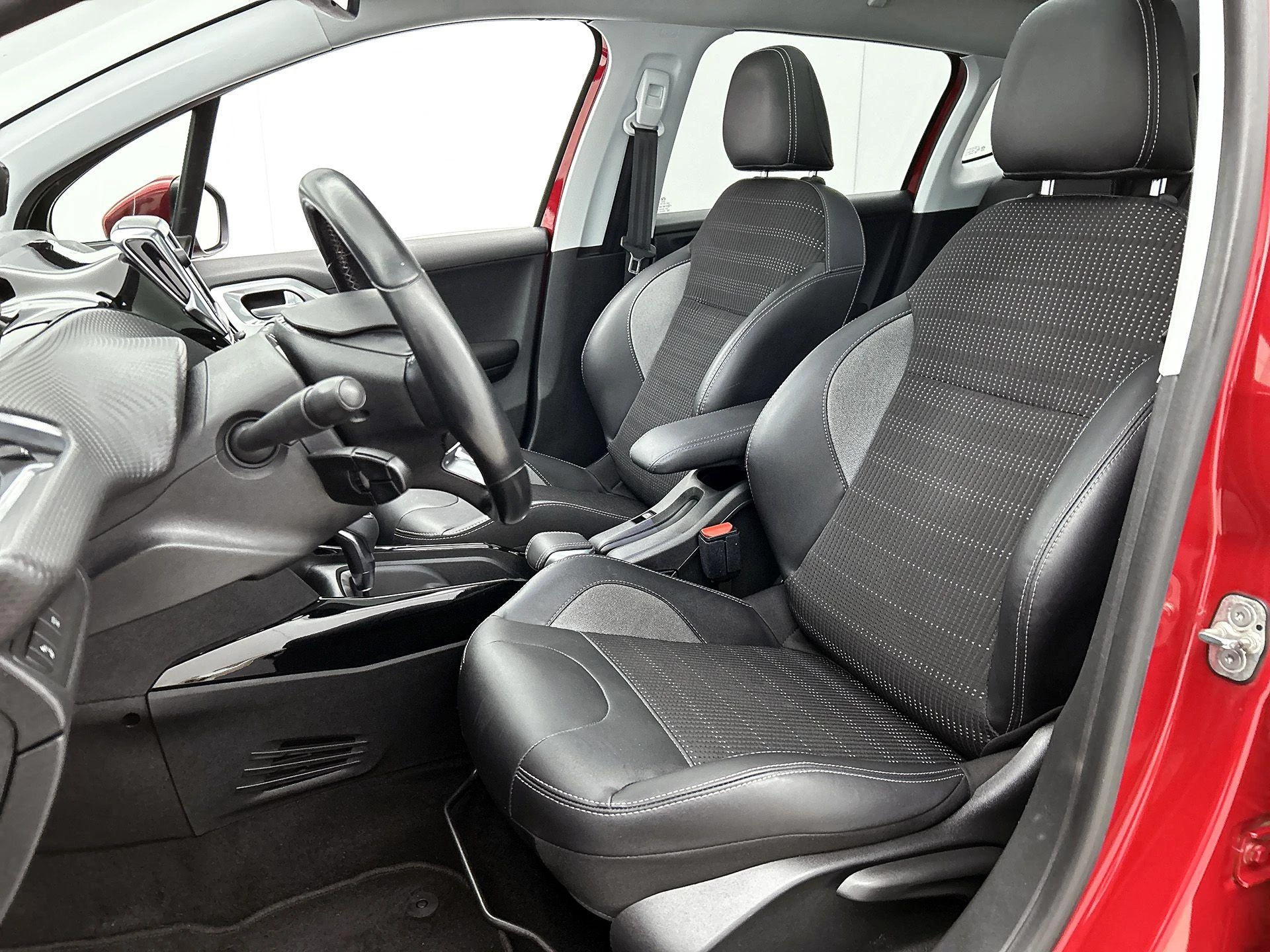 Peugeot-2008-image-35