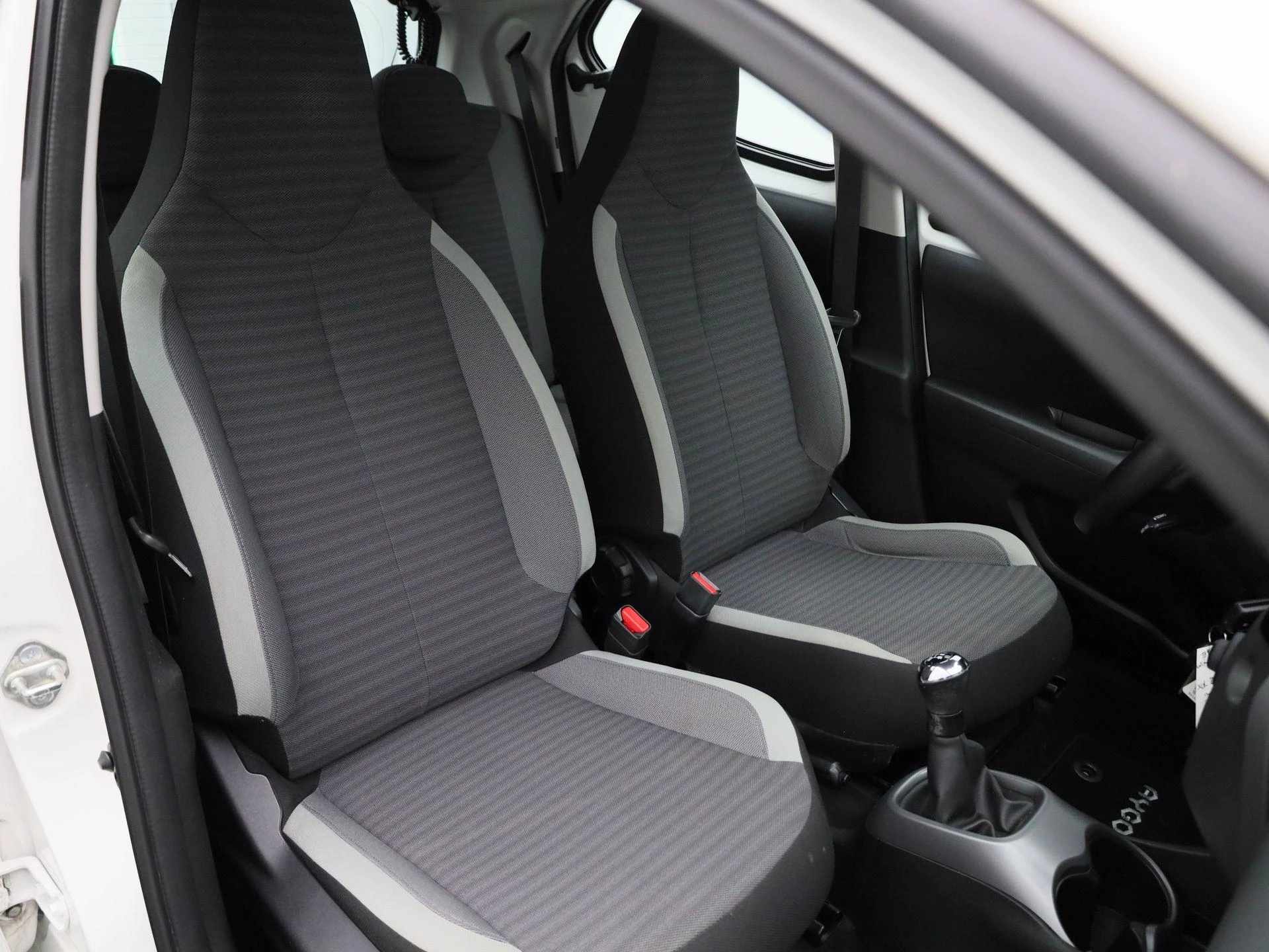 Toyota-Aygo-image-28