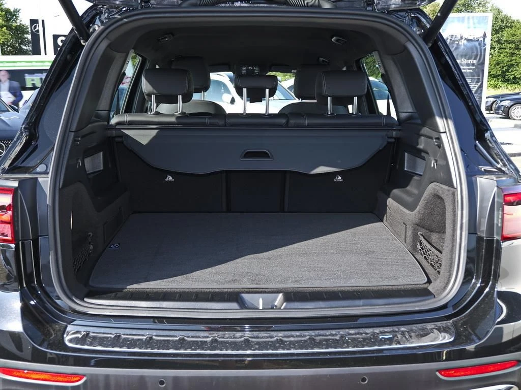 Mercedes-Benz-GLB 200 d-image-15