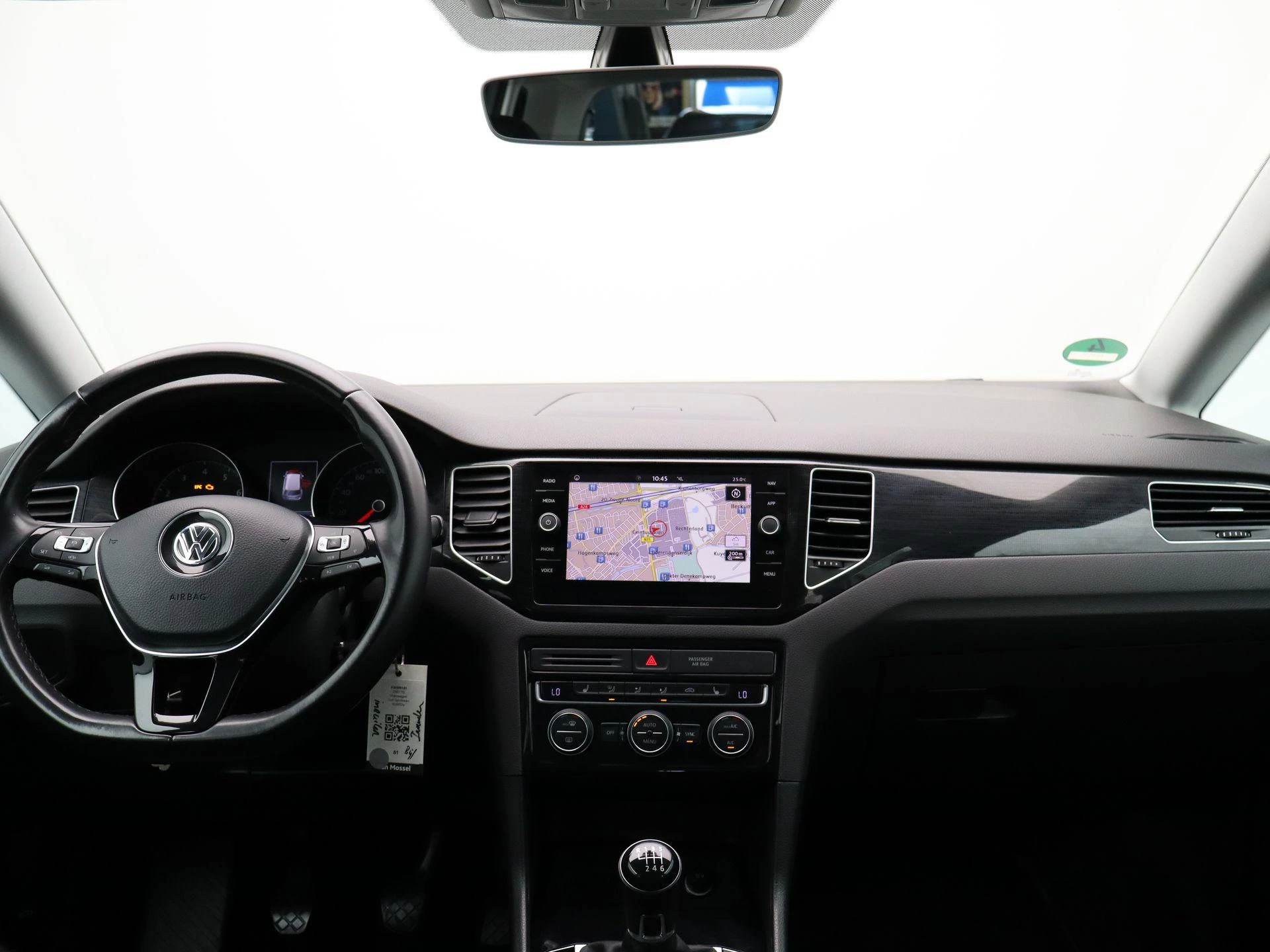 Volkswagen-Golf Sportsvan-image-30