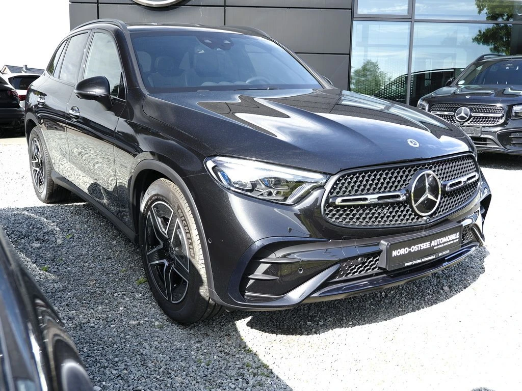 Mercedes-Benz-GLC 450 d-image-4