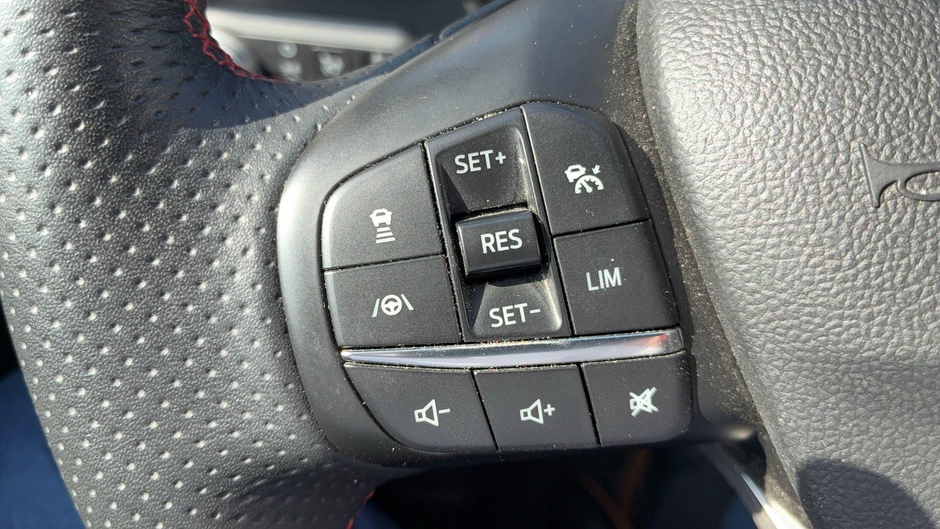 Ford-Kuga-image-13