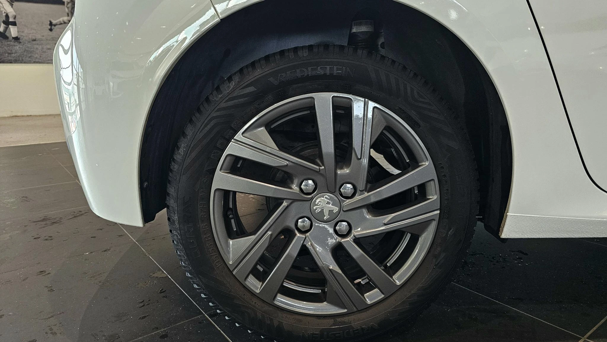 Peugeot-208-image-24