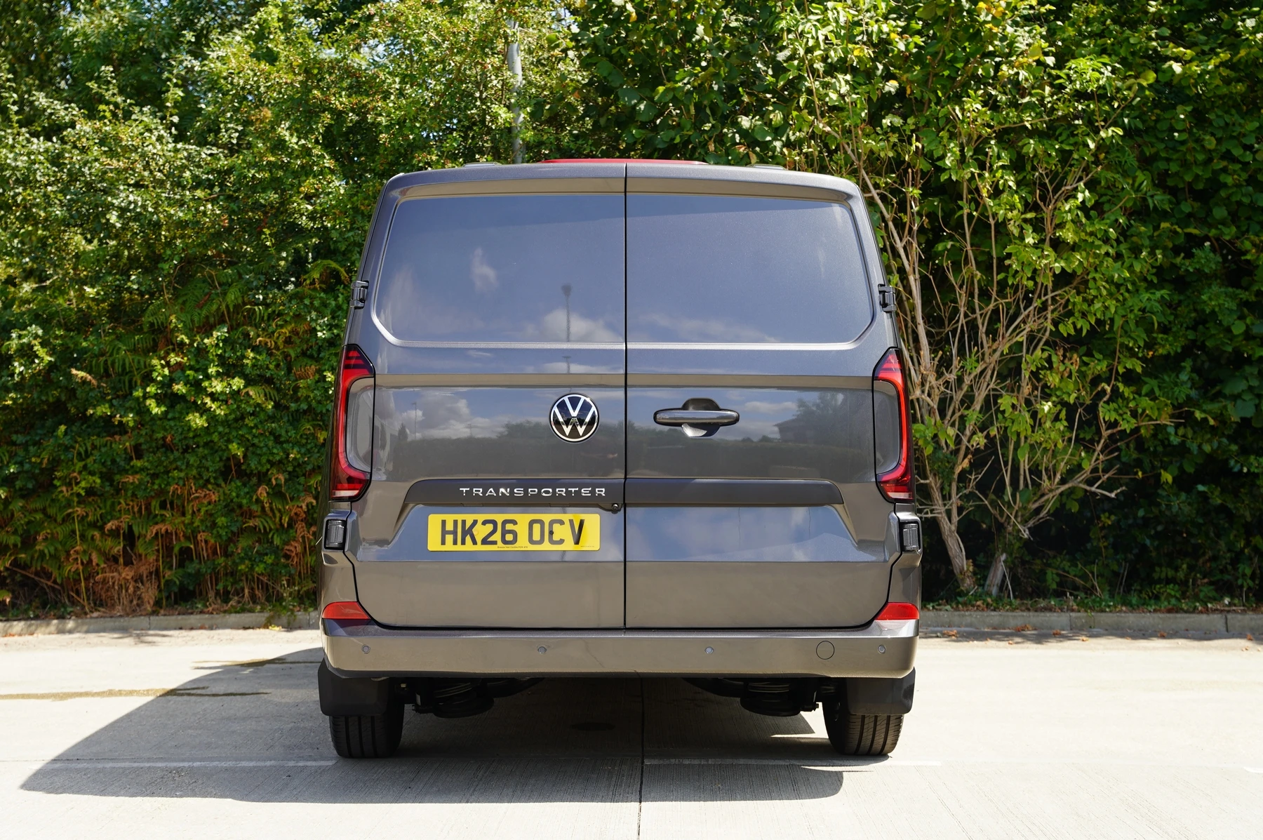 Volkswagen-Transporter-image-10