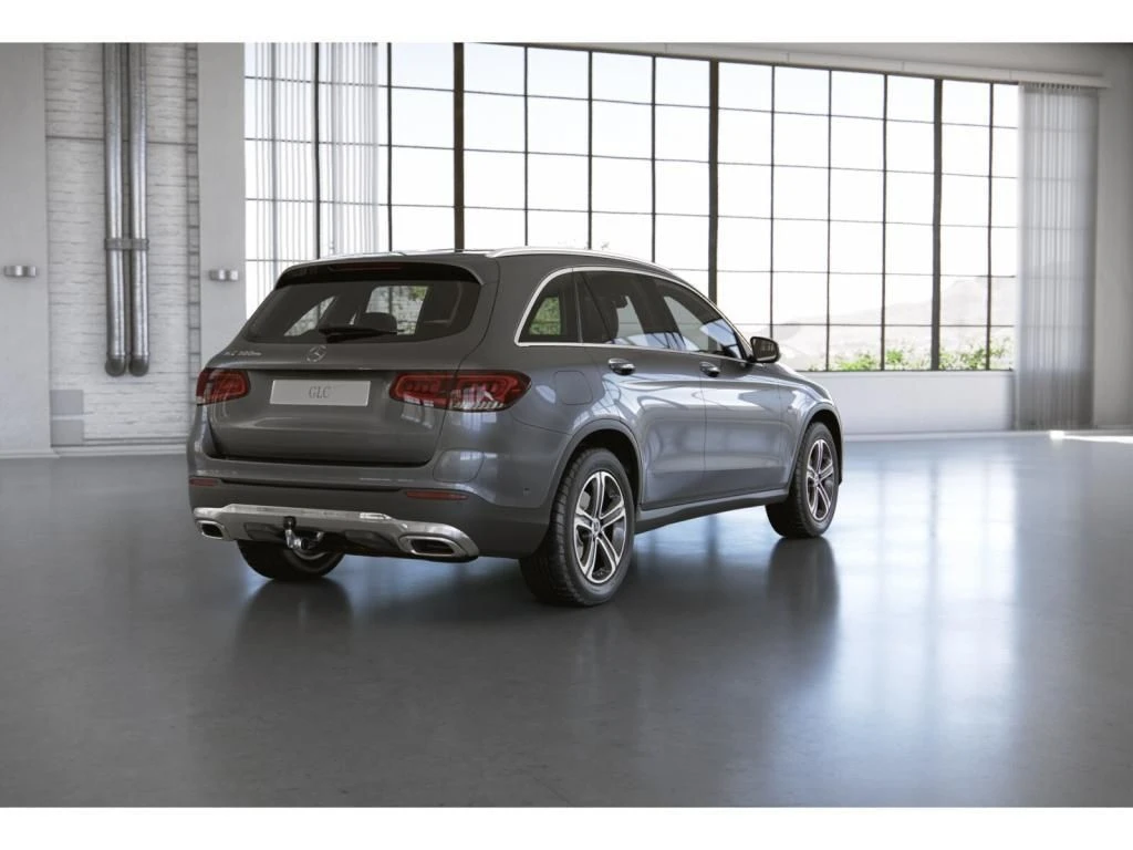 Mercedes-Benz-GLC 300 de-image-3