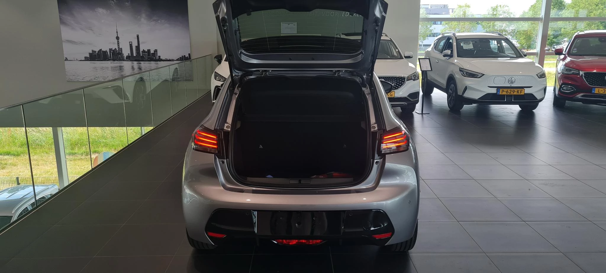 Peugeot e-208