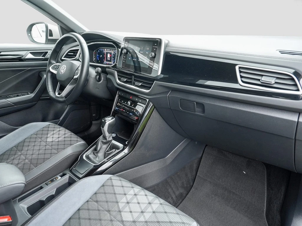 Volkswagen-T-Roc-image-8