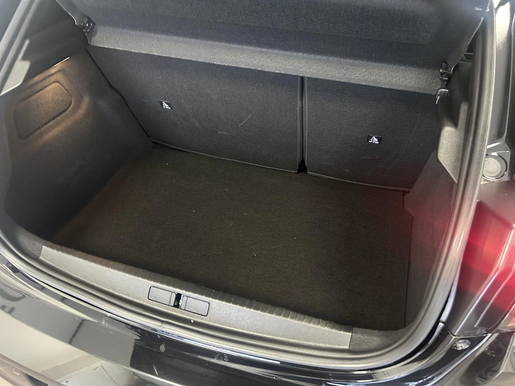 Peugeot-208-image-18