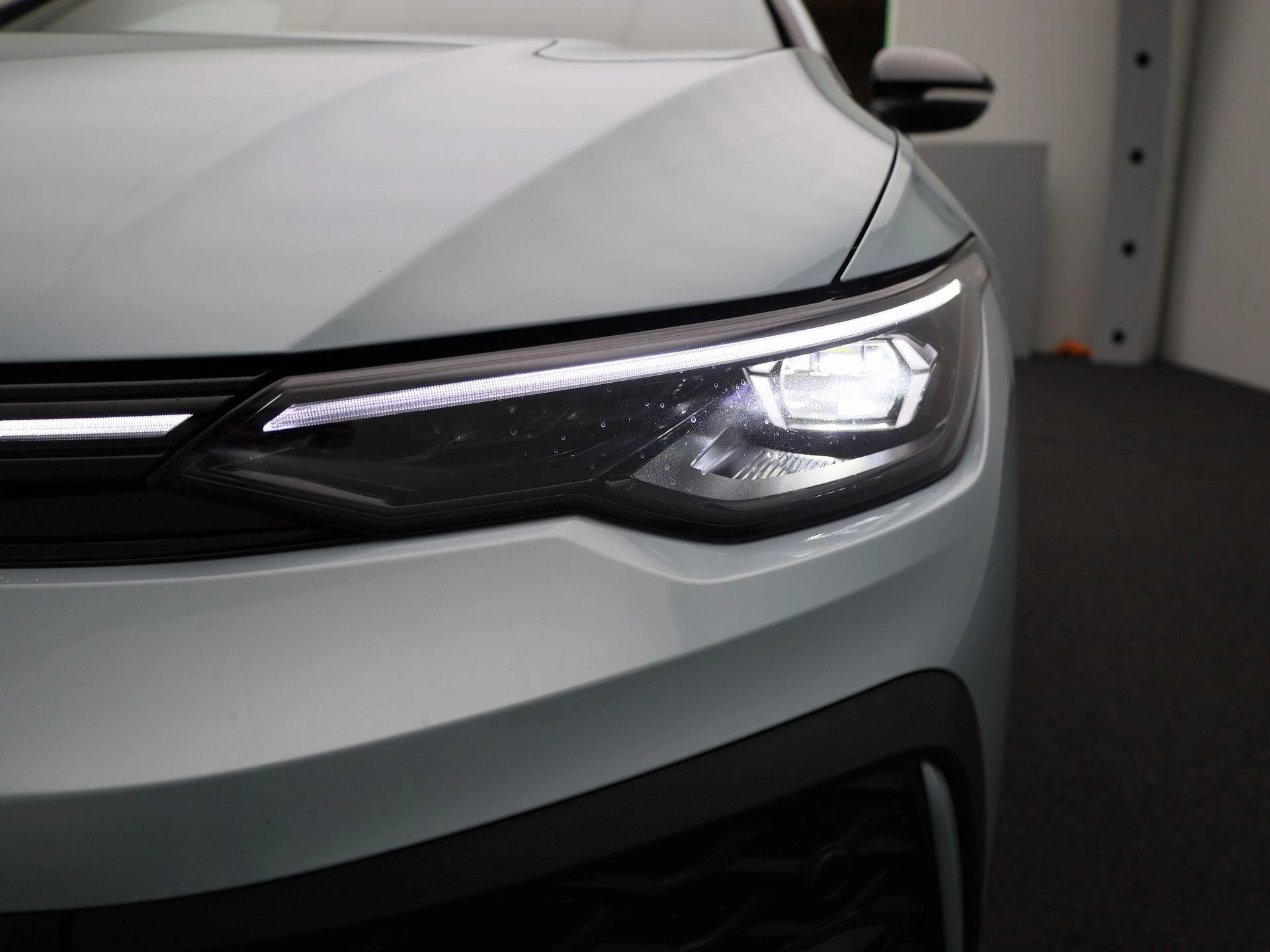 Volkswagen-Golf-image-42