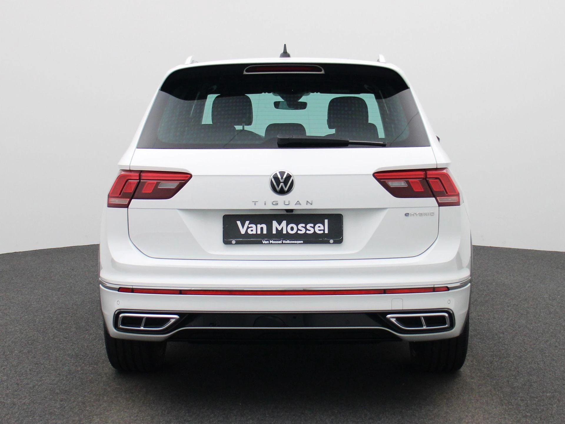 Volkswagen-Tiguan-image-4