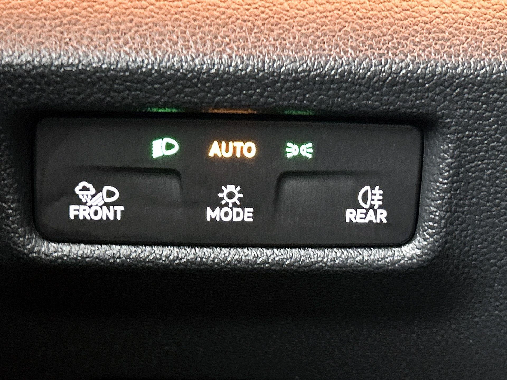 Volkswagen-Tiguan-image-32