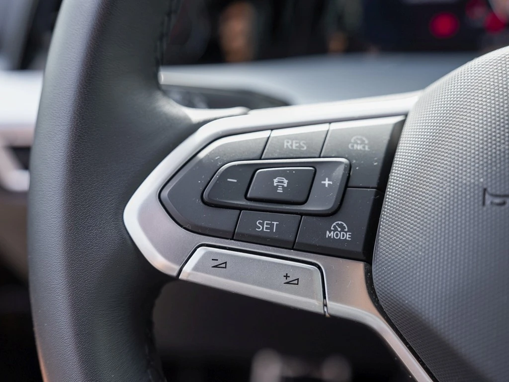 Volkswagen-Golf-image-14