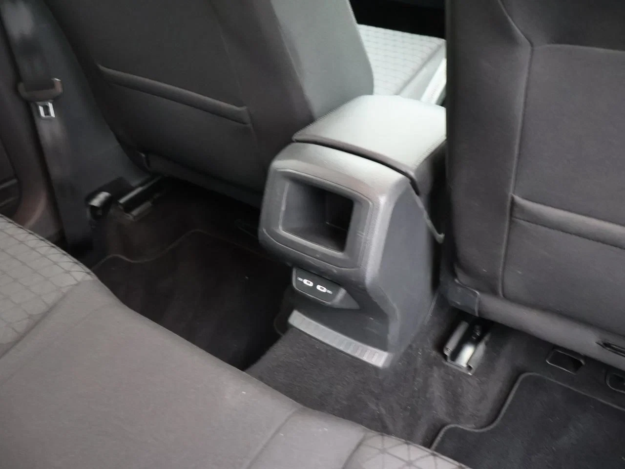 Volkswagen-T-Cross-image-18