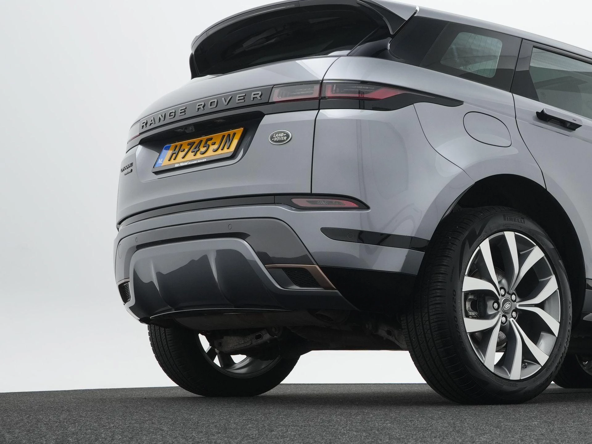Land Rover-Range Rover Evoque-image-51