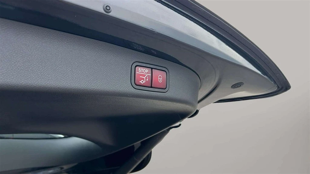 Mercedes-Benz-GLB-image-24