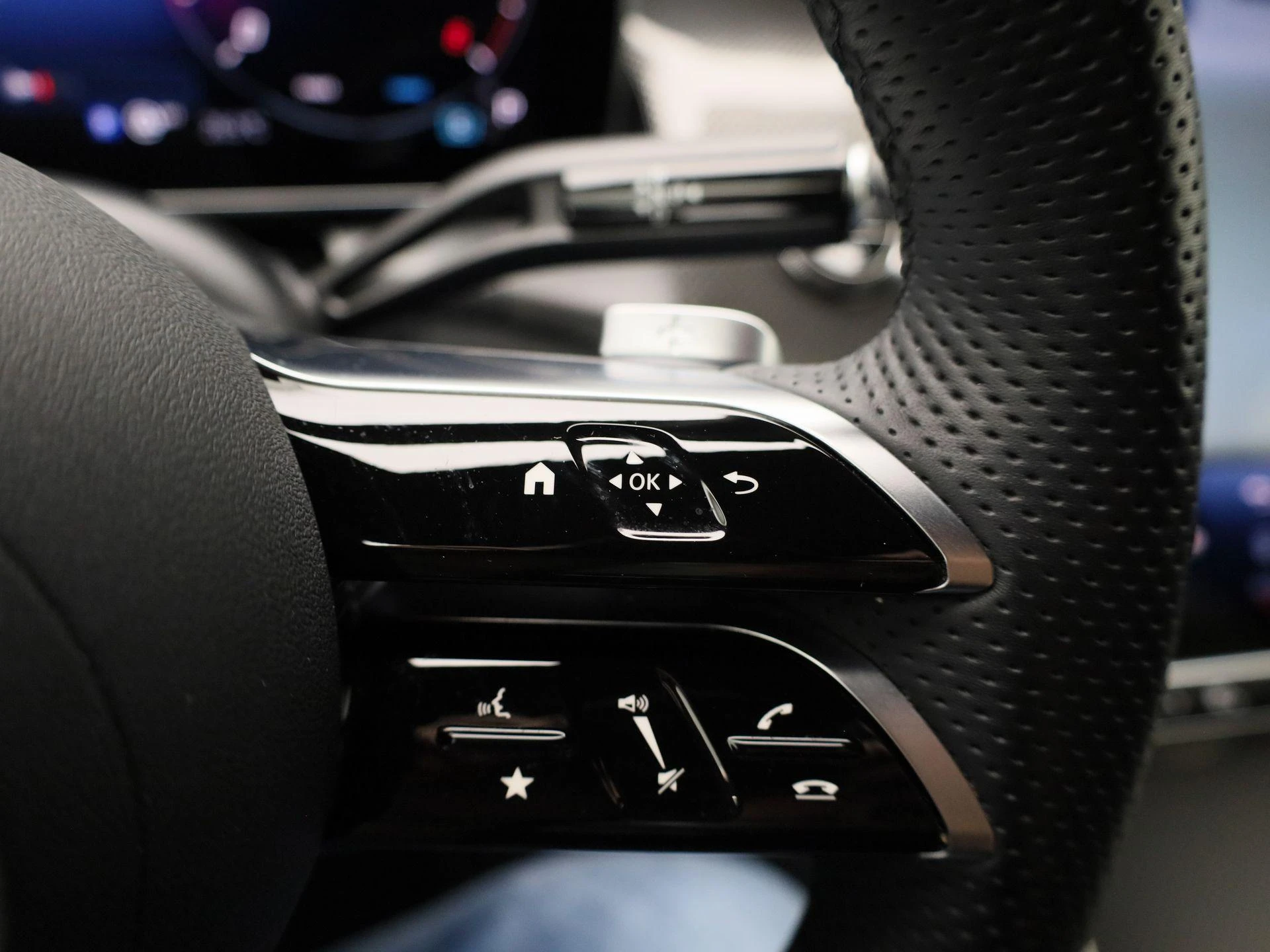Mercedes-Benz-GLC-image-17