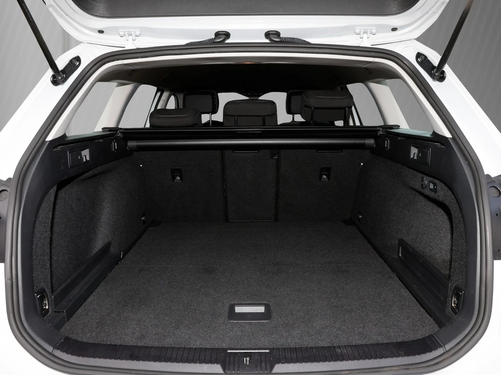 Volkswagen-Passat-image-5