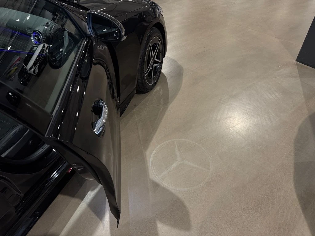 Mercedes-Benz-C-Klasse 300-image-18