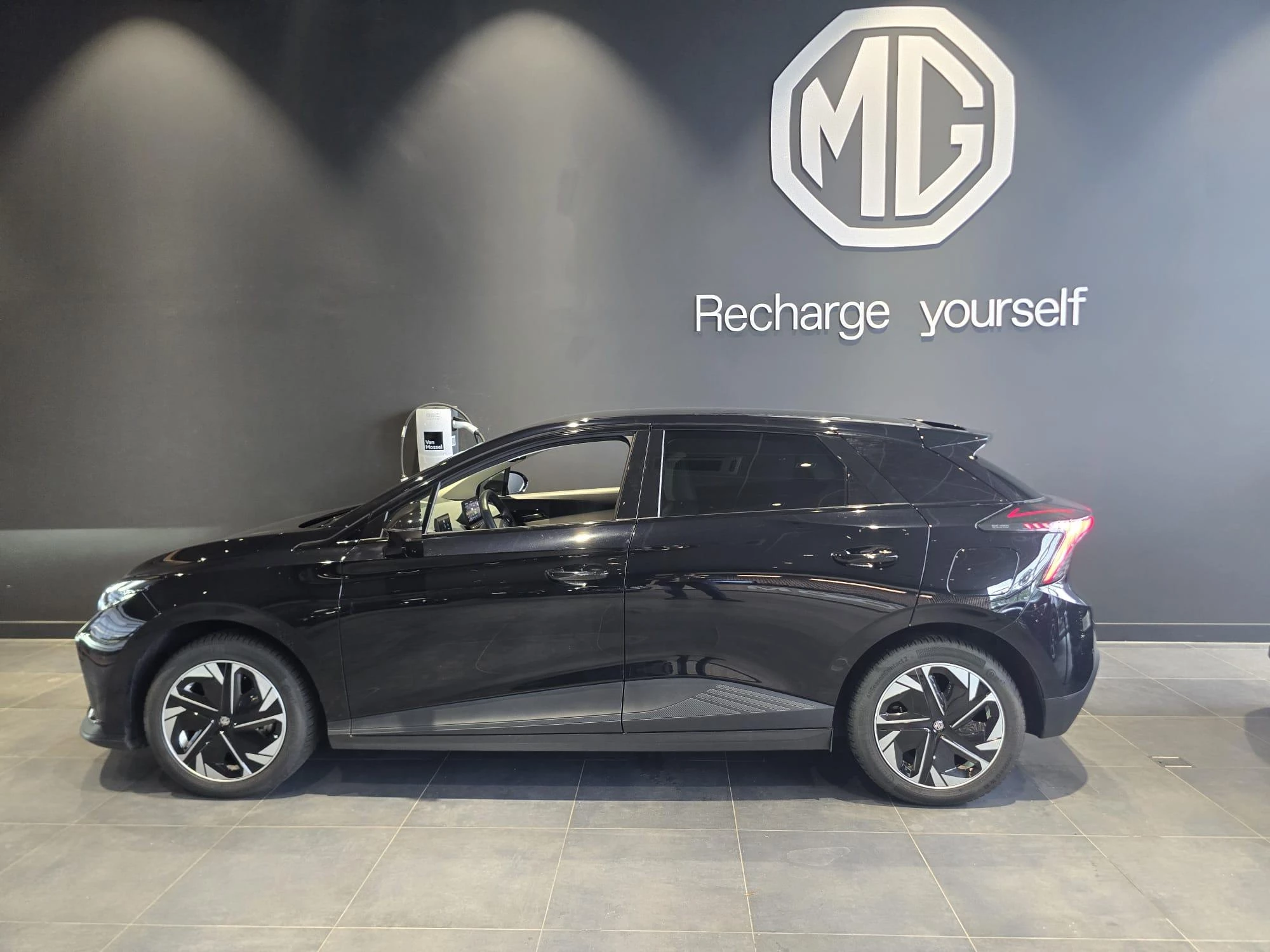 MG MG4 Luxury Long Range 64 kWh