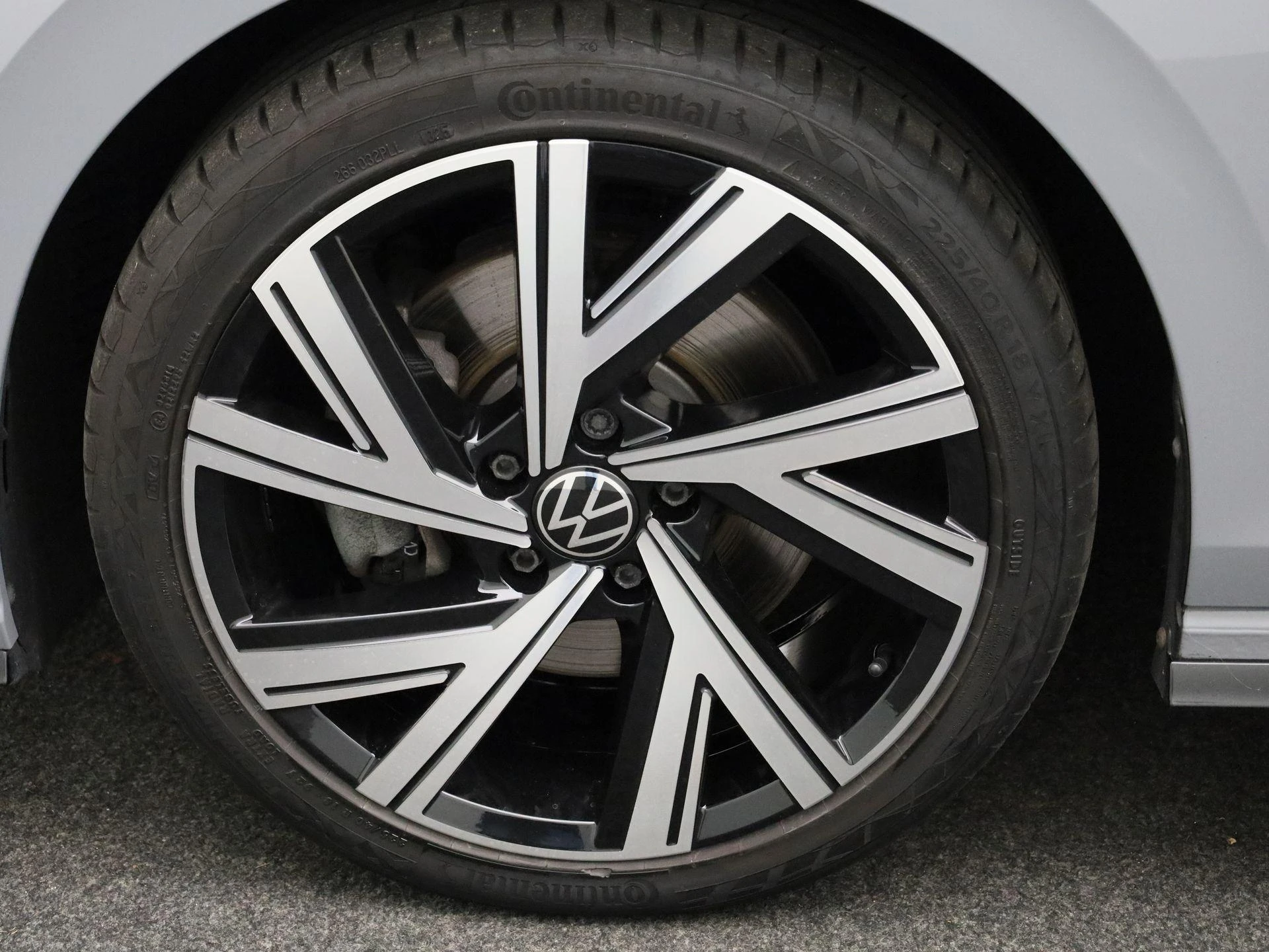 Volkswagen Golf 2.0 TSI R-Line