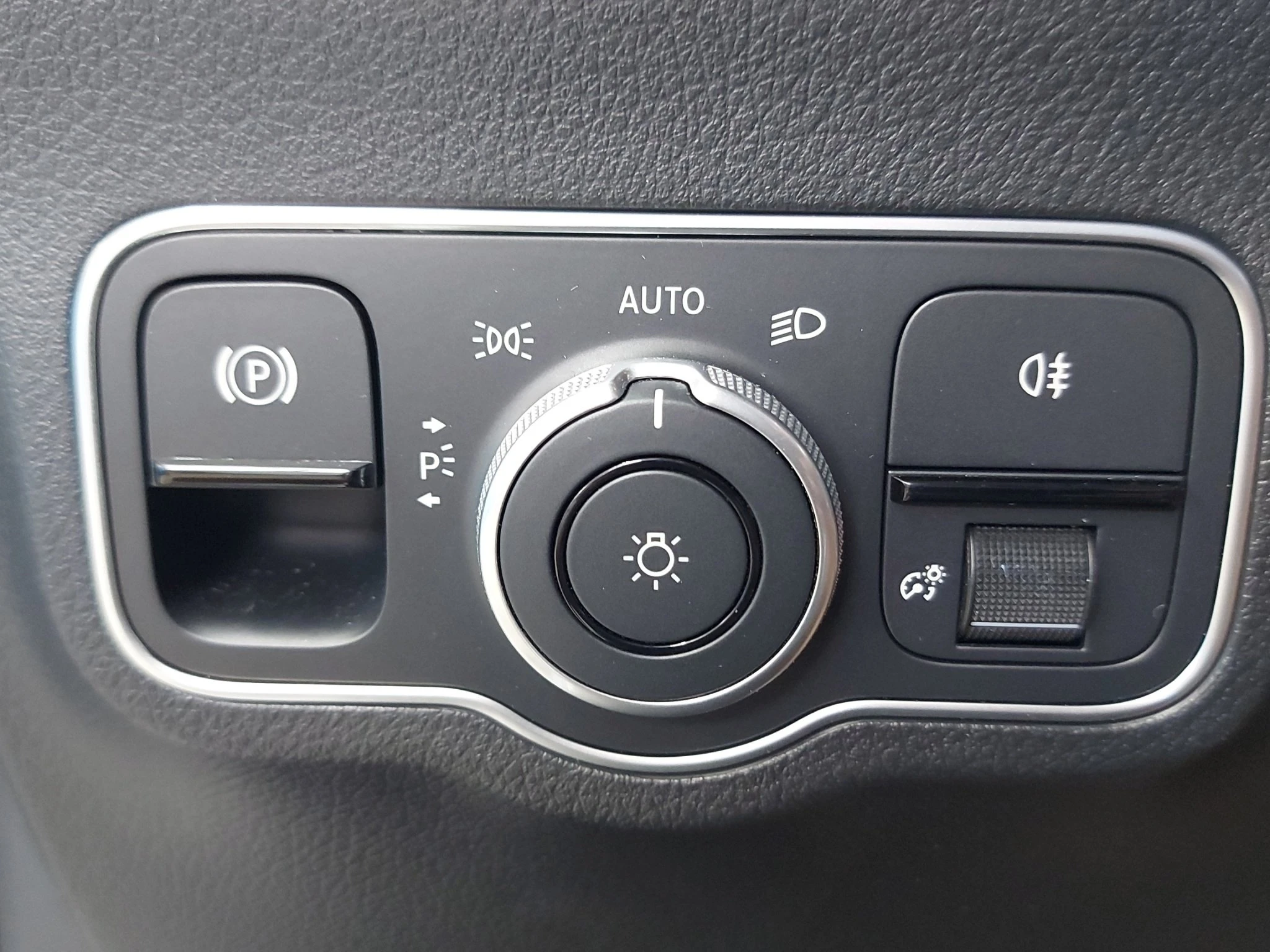Mercedes-Benz-B-Klasse-image-18