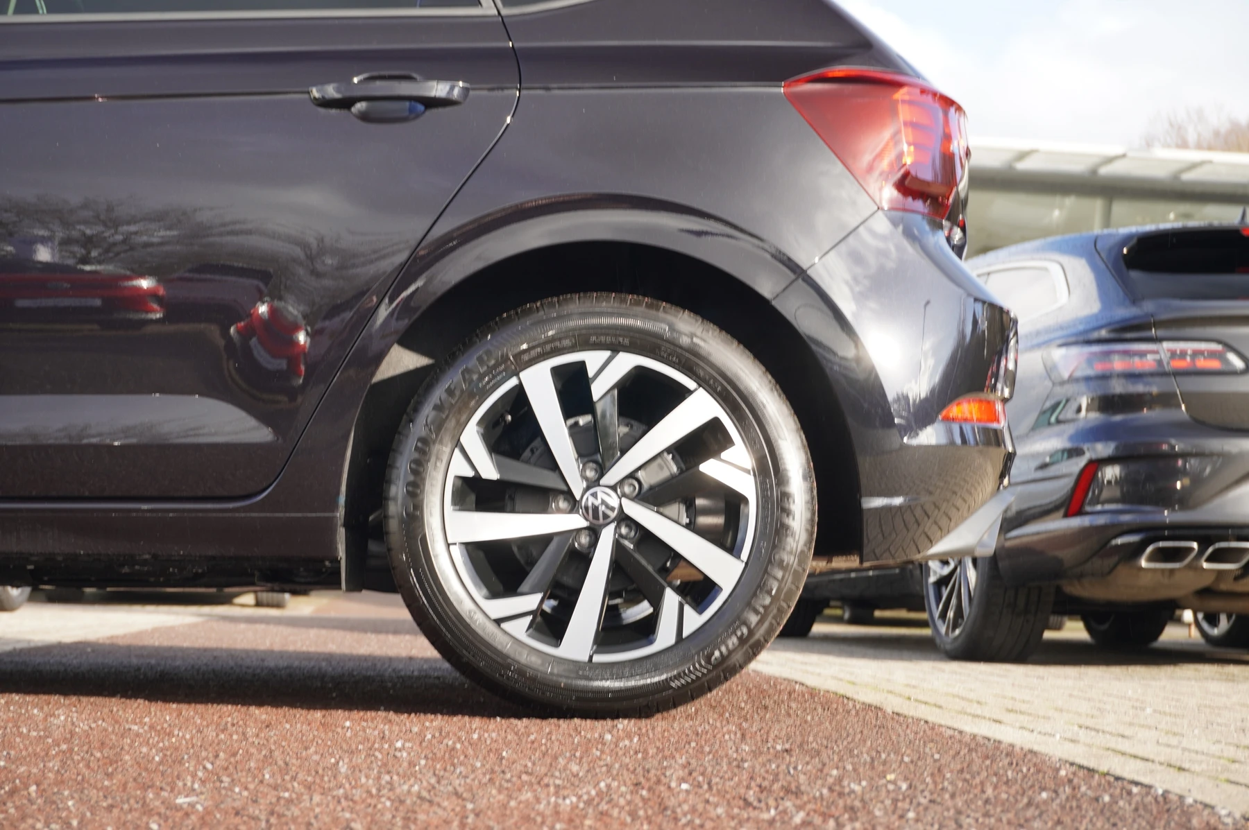 Volkswagen-Polo-image-19